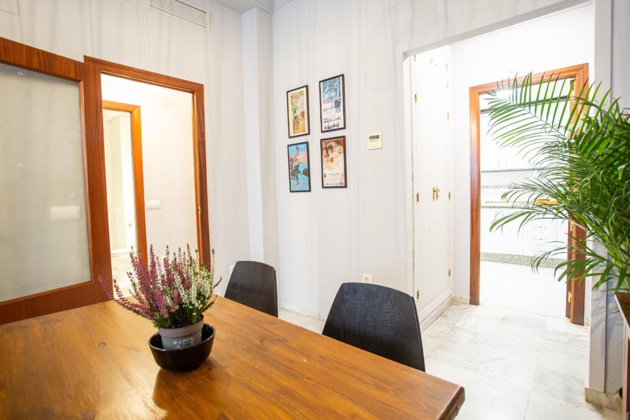 Wish Suite Torres De Sevilla Exterior photo